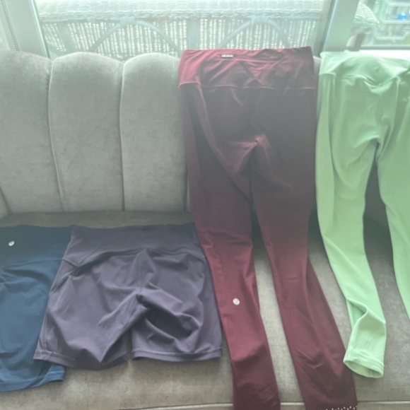 4 x Lululemon Tights size 6 - Picture 1 of 12